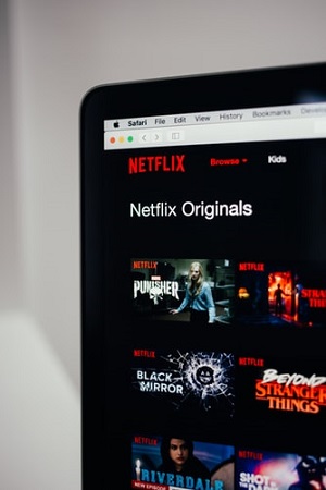Netflix-Untertitel schalten sich immer wieder ein