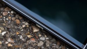 Avis BlackBerry Priv : Les bords incurvés de l'écran font ressembler ce téléphone un peu au Samsung Galaxy S6 Edge
