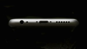 Test Apple iPhone 6 : Bord inférieur